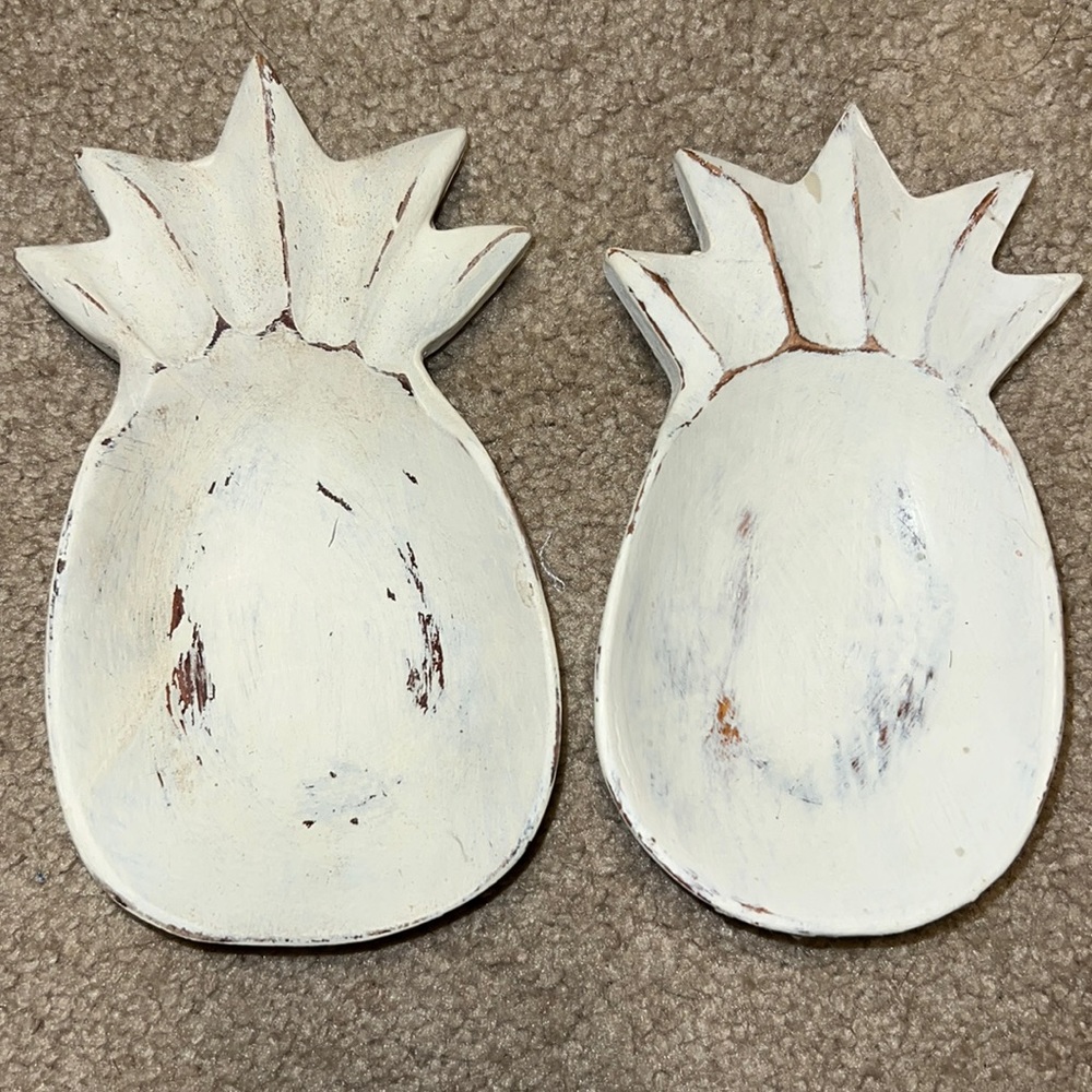 Set of 2 Wooden Pineapple Dishes
